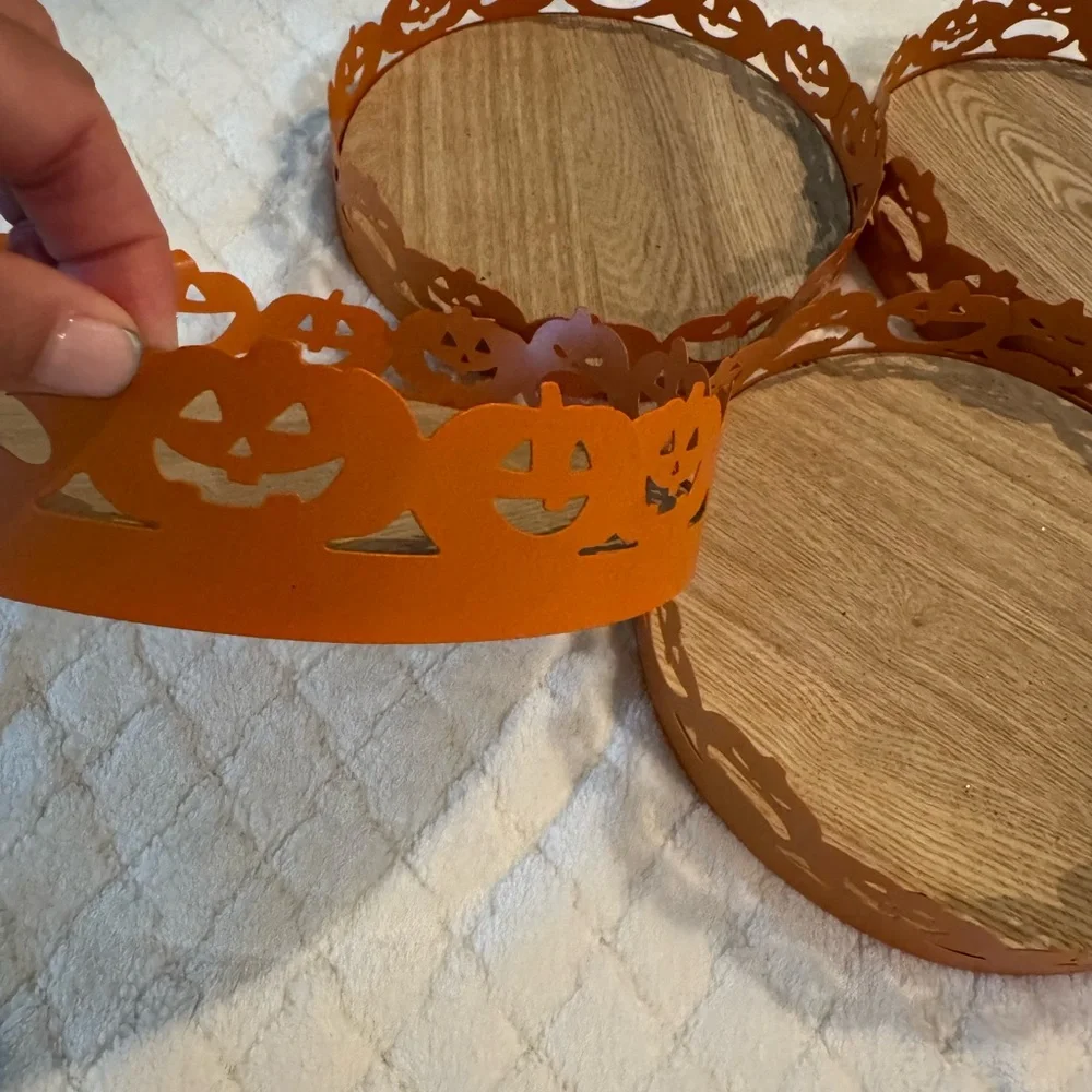 Target Pumpkin Round Trays (4)